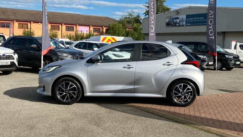 Toyota Yaris 1.5 Hybrid Design 5dr CVT Hybrid Hatchback